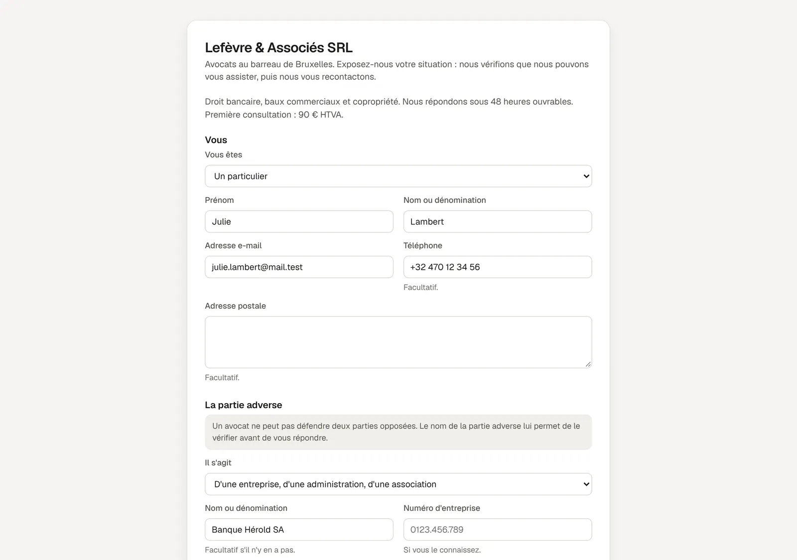 Le formulaire public d'un cabinet, tel que le futur client le voit : message d'accueil, coordonnées du demandeur, partie adverse.