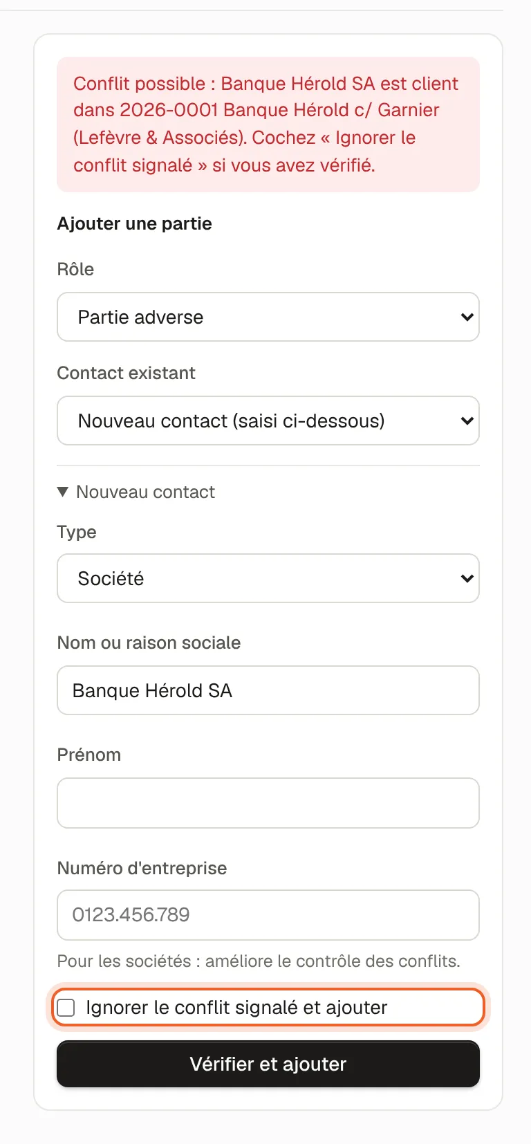 La carte « Ajouter une partie » avec le message rouge « Conflit possible : Banque Hérold SA est client dans 2026-0001 Banque Hérold c/ Garnier » et la case « Ignorer le conflit signalé et ajouter ».